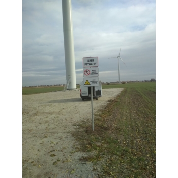Montaż oznakowania pionowego, znaków drogowych
