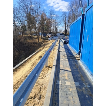 Montaż instalacja barier drogowych energochłonnych U-14a