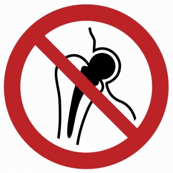 Znak Zakaz wstępu z metalowymi implantami płyta sztywna PCV GA014