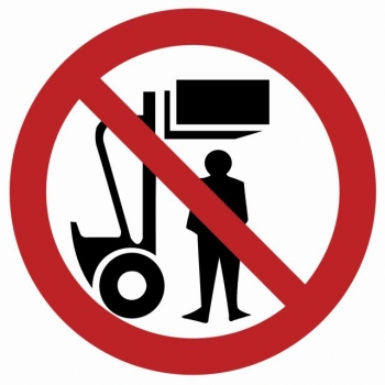 Znak Zakaz przebywania pod ciężarem folia samoprzylepna GB003