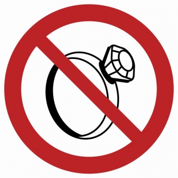 Znak Zakaz noszenia biżuterii folia samoprzylepna GB034