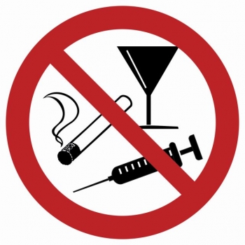 Znak Zakaz stosowania używek folia samoprzylepna GB050