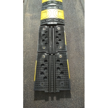 Próg zwalniający gumowy Premium SALAMANDRA U-16